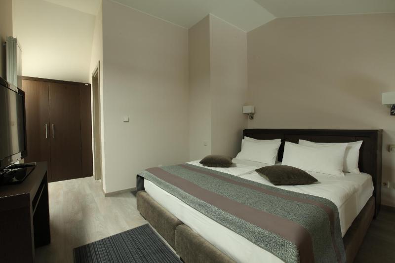 Superior Double Room image 3