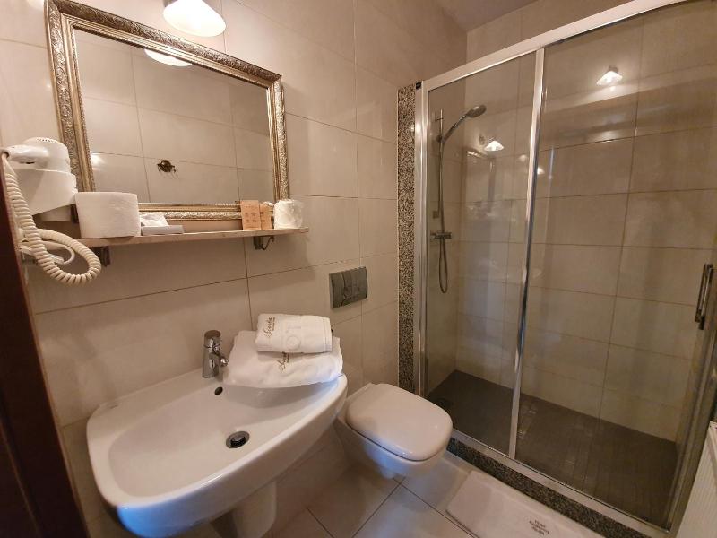 Single Room image 4