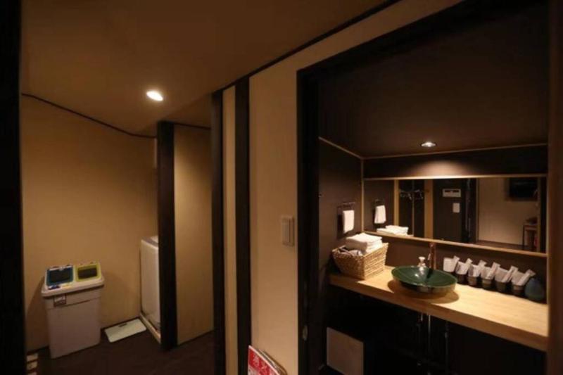Minami - image 10