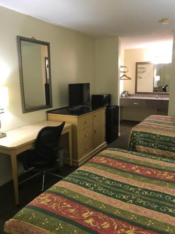 Deluxe Double Room image 2