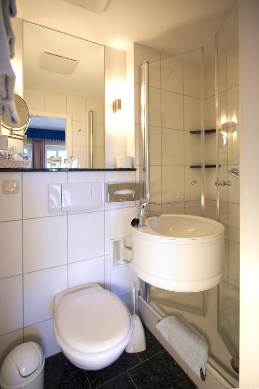Double Room - Sea Side image 4