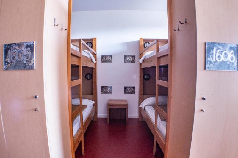 Bed in 10-Bed Mixed Dormitory Room image 4