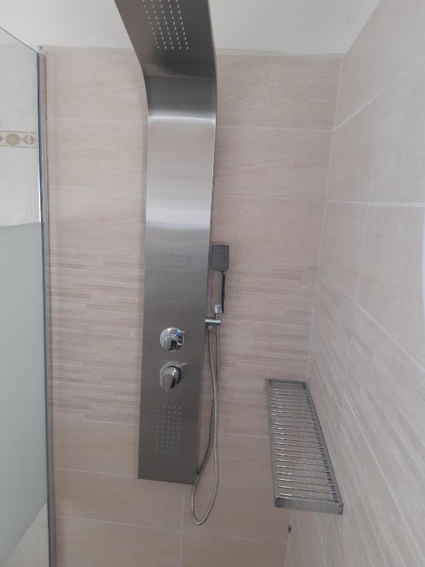 Deluxe Double Room with Private Bathroom image 3