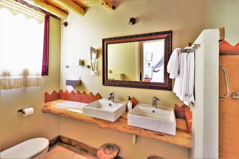 Three-Bedroom House image 2