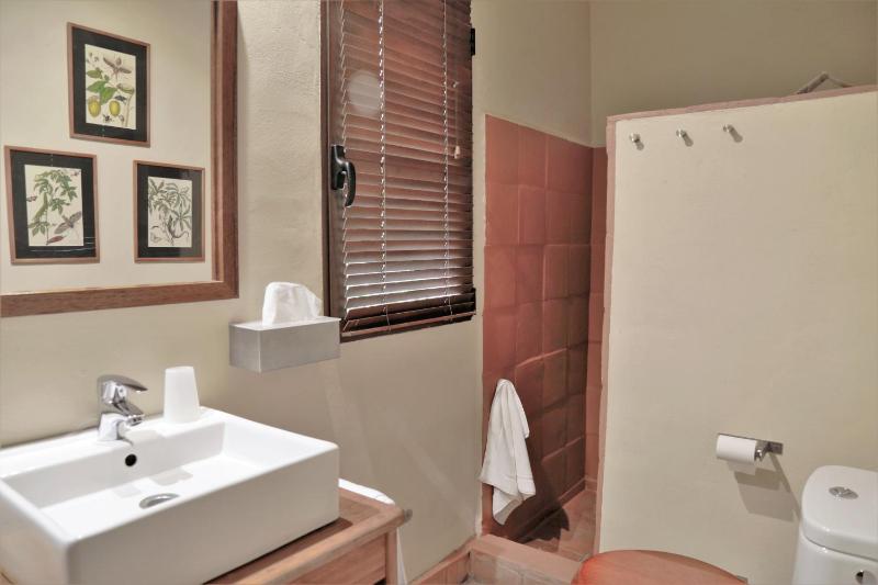 Five-Bedroom House image 3