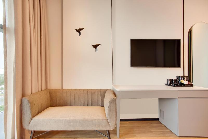 Superior Room Burj View with Free Beach Transfer image 3
