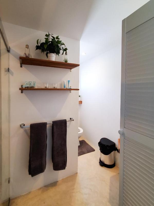 Sunny Hill - Private Pool Retreat near Mambo Beach - 2BR - No Utility Fees - image 12