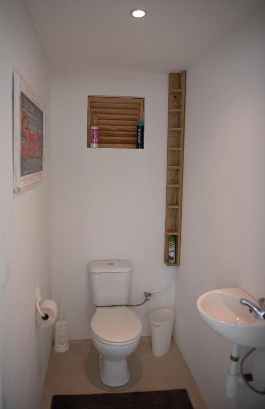 Sunny Hill - Private Pool Retreat near Mambo Beach - 2BR - No Utility Fees - image 20