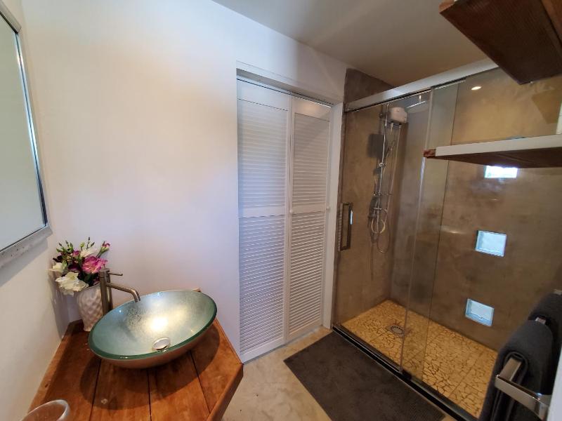 Sunny Hill - Private Pool Retreat near Mambo Beach - 2BR - No Utility Fees - image 6