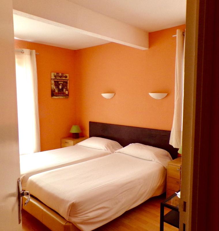 Comfort Triple Room with Shower image 2