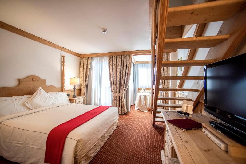 Duplex Junior Suite image 3