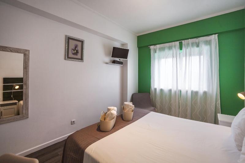 Double or Twin Room with Shared Bathroom image 4