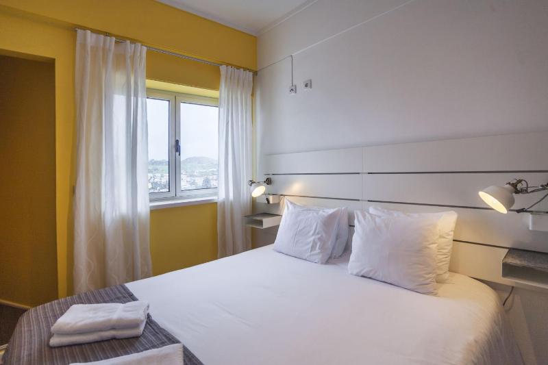 Double or Twin Room with City View image 3