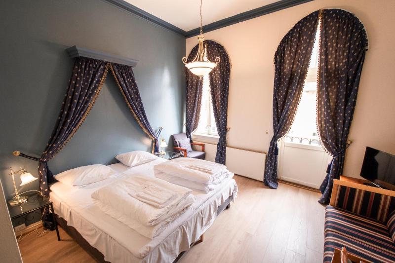 Double Room image 2