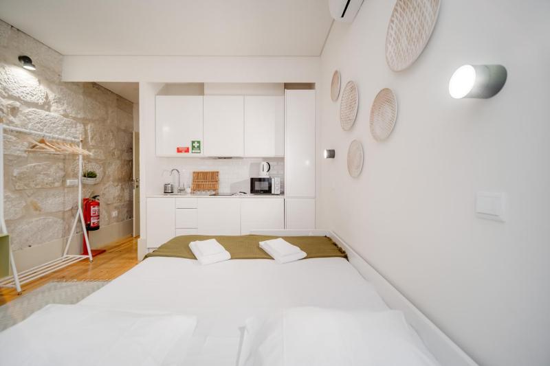 Nomad's Bonjardim City Flats - image 3