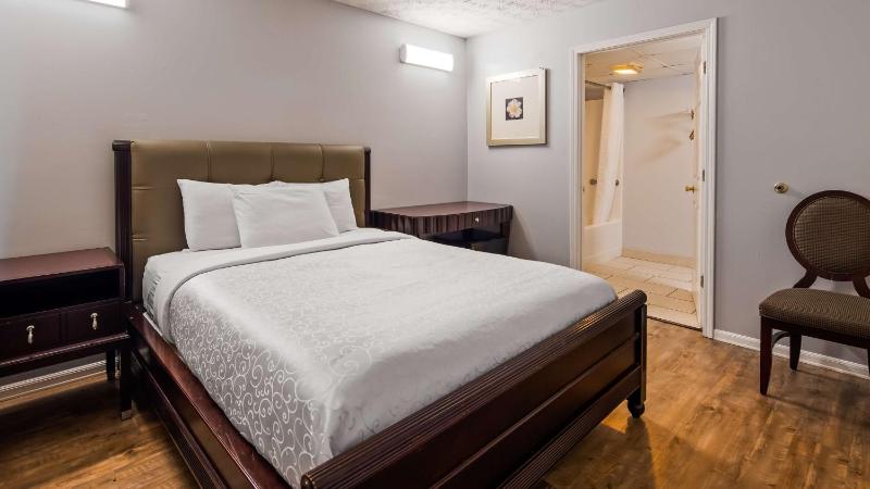 Standard Queen Room image 2