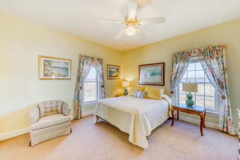 Six Bedroom house image 3