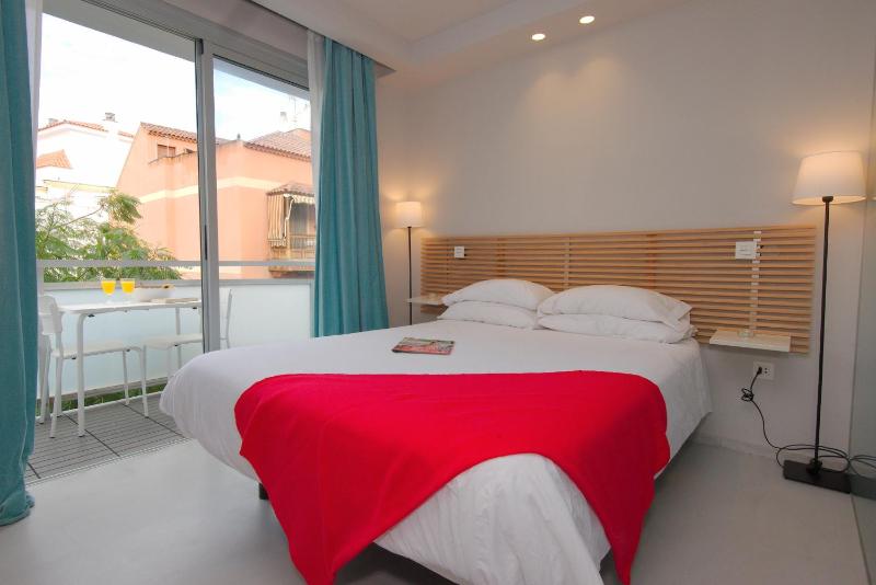 Iriarte 52 Apartments - image 11