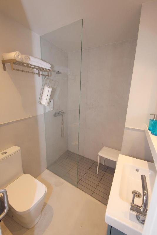 Iriarte 52 Apartments - image 7