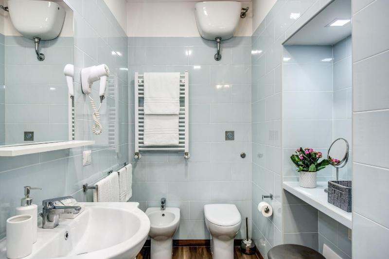 Classic Triple Room image 4