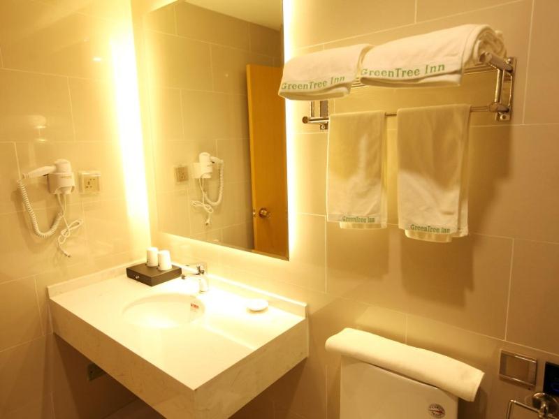 GreenTree Inn Tianjin Hedong District Tianjin Station Front Square Express Hotel - image 1