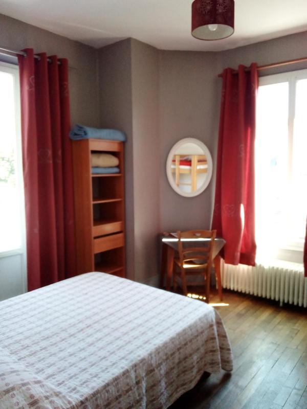 Quadruple Room with Private Bathroom image 4