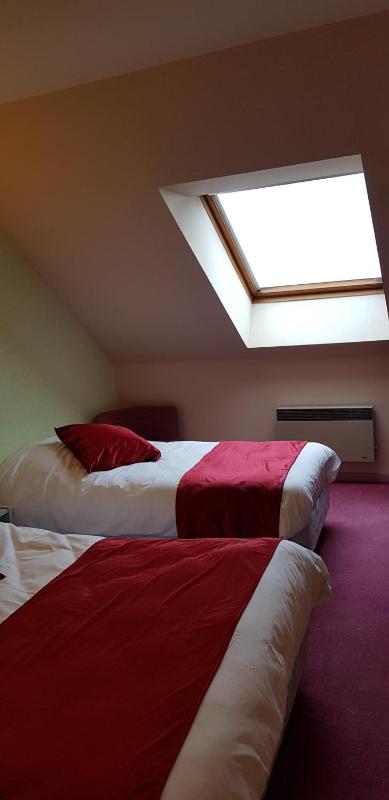 Superior Triple Room image 2