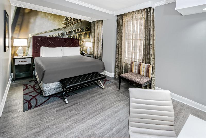 Standard King Room image 1