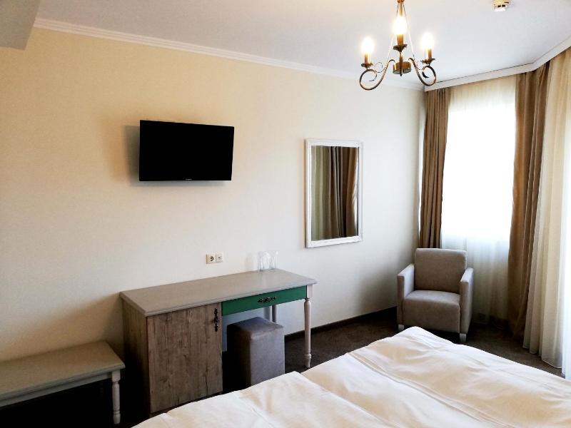 One-Bedroom Apartment image 3