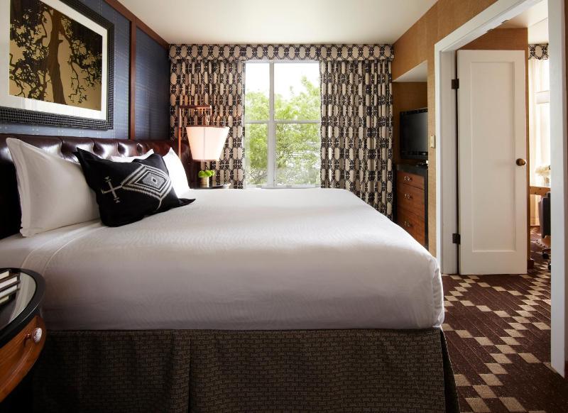 One-Bedroom Suite image 2
