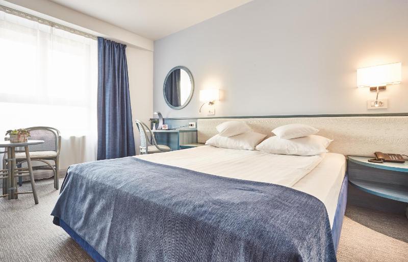 Standard Double Room image 1