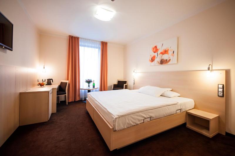 Standard Double or Twin Room image 3