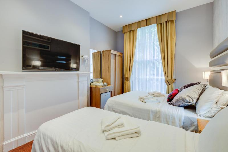 Triple Room image 4
