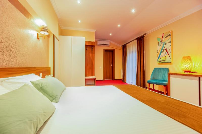 BUCUR 9 Boutique Hotel - image 7
