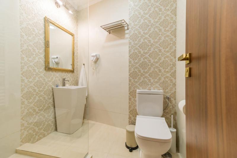 BUCUR 9 Boutique Hotel - image 10