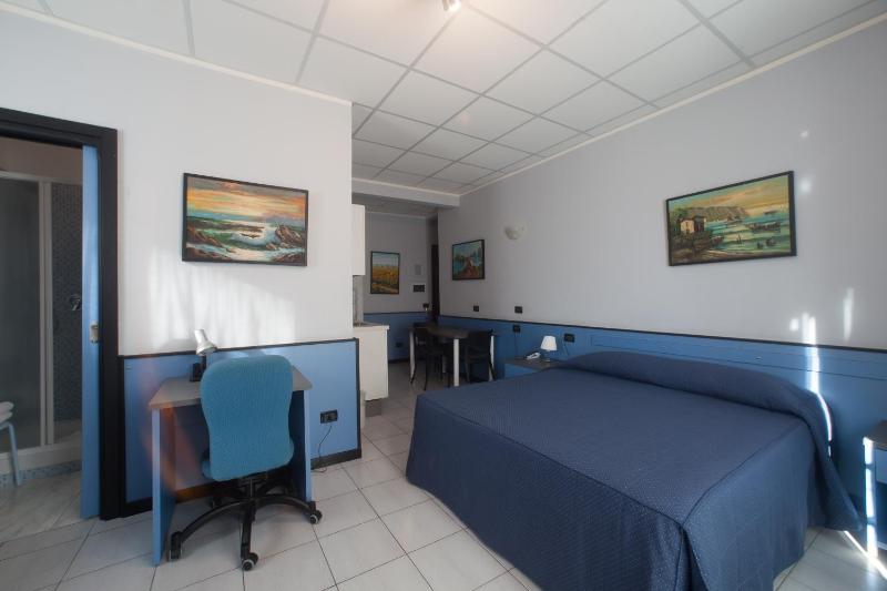Double Room with Kitchenette - Annex image 3