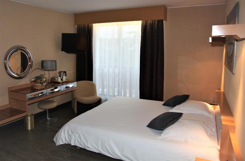 Amirauté Hôtel Golf Deauville - image 22