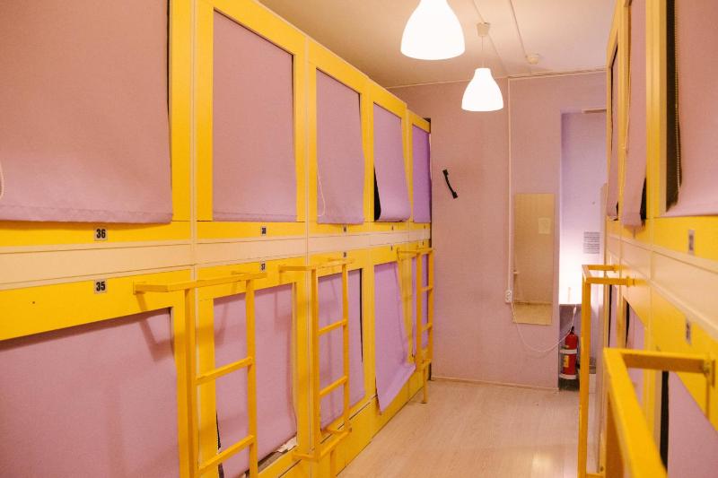 Single Capsule in 18-Bed Mixed Dormitory Room image 3