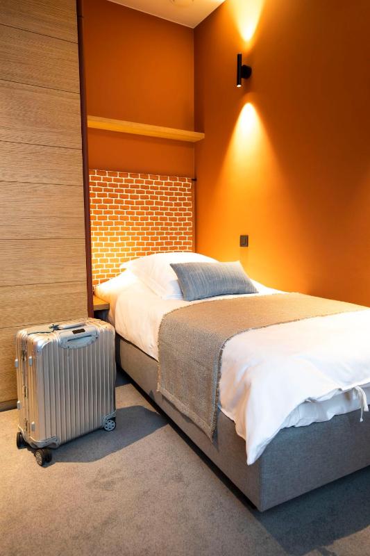 Standard Single Room image 3