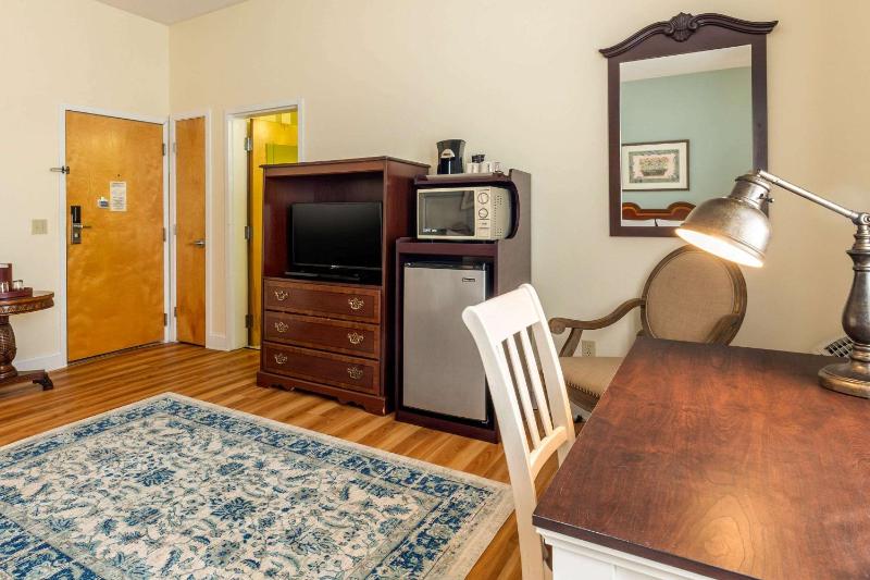 Double Room with Two Double Beds - Non-Smoking image 2