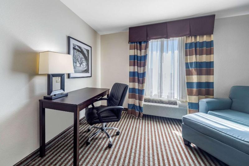 King Room - Non-Smoking image 2