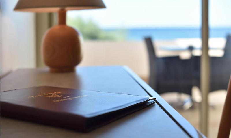 Superior Double Room with Sea View - First Floor image 4