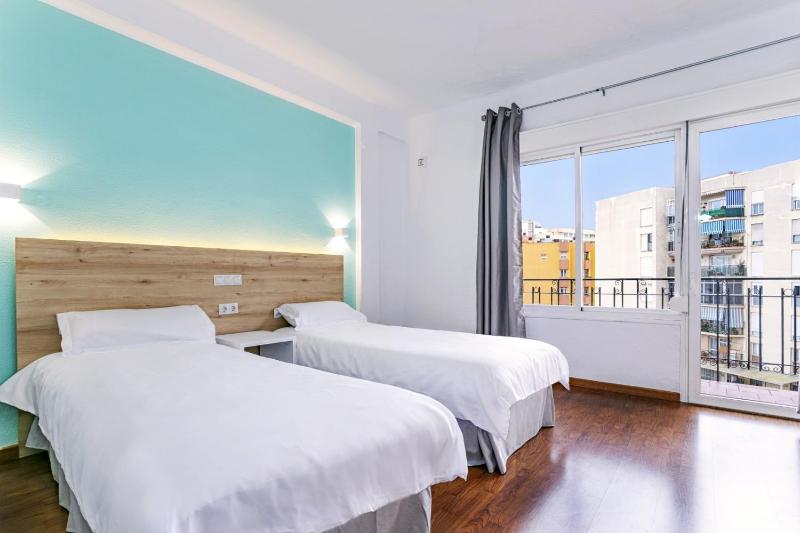 Twin Room with Terrace image 3