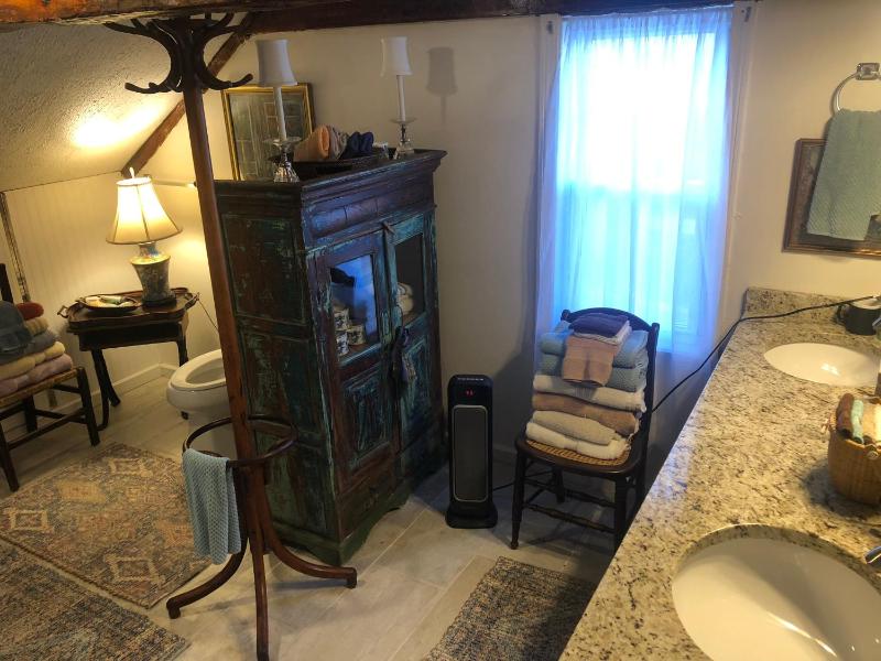 Deluxe Suite image 2