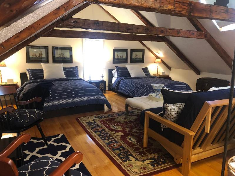 Deluxe Suite image 1