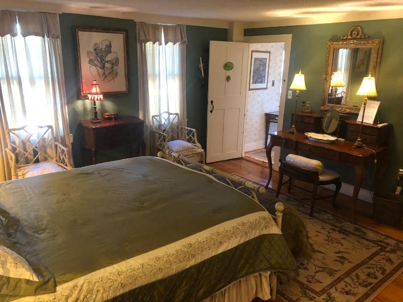 Deluxe Suite image 4