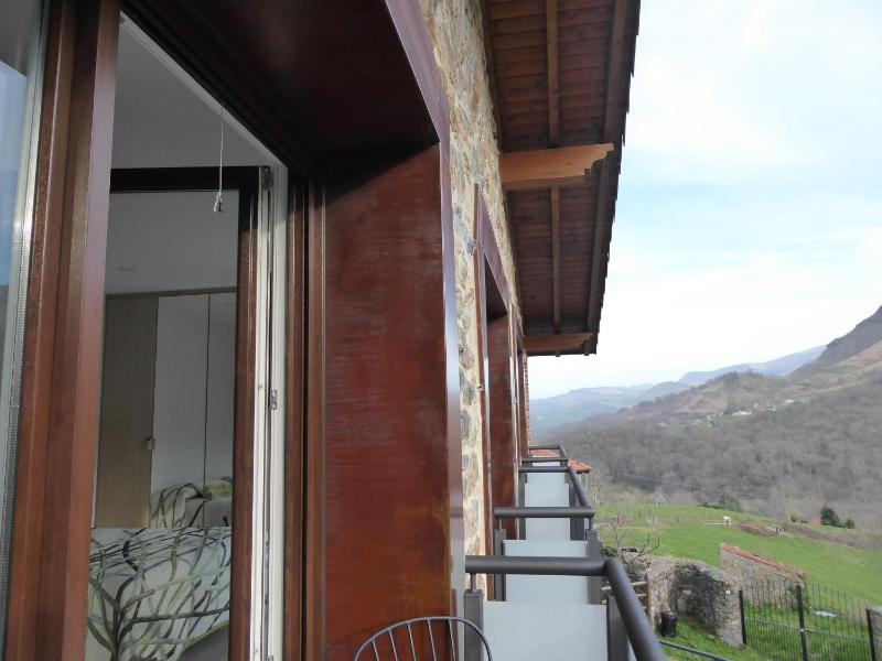 Double Room with Balcony (2 Adults + 1 Child) image 3