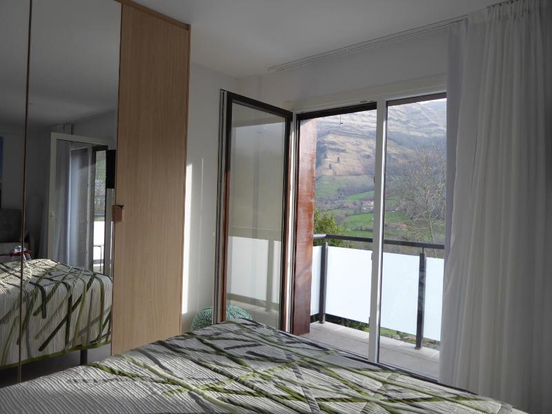 Double Room with Balcony (2 Adults + 1 Child) image 2