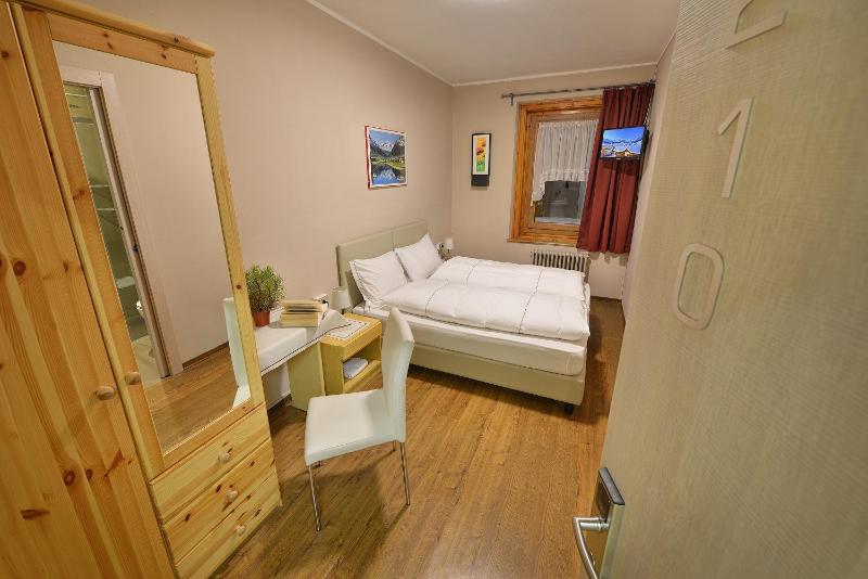 Economy Double Room image 1