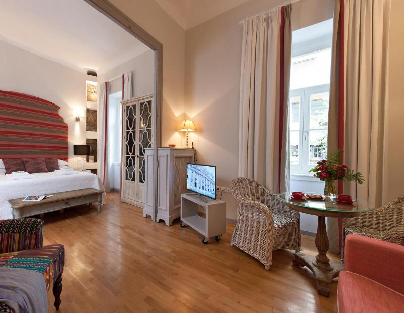 Acropolis TownHouseCo Suites - image 8